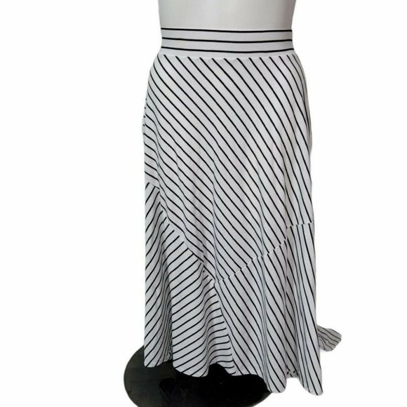 Torrid Plus Size 2X‎ White Black Striped Hi Lo knit - Picture 1 of 7